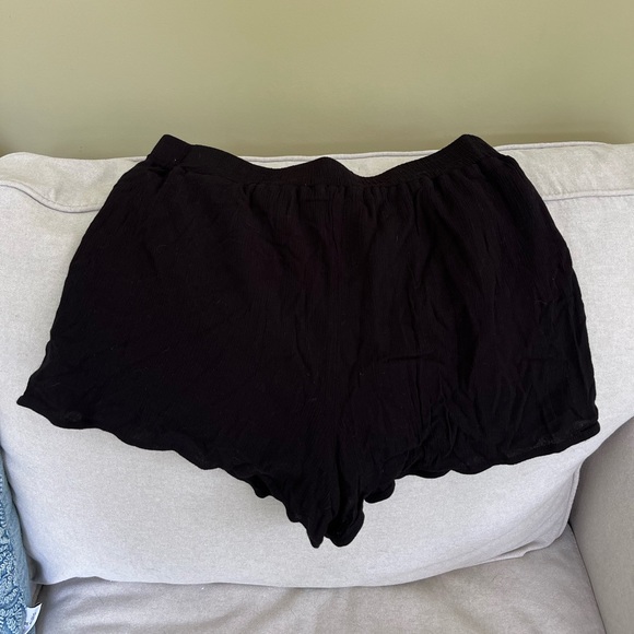 Forever 21 Black Flowy Shorts - Picture 2 of 5